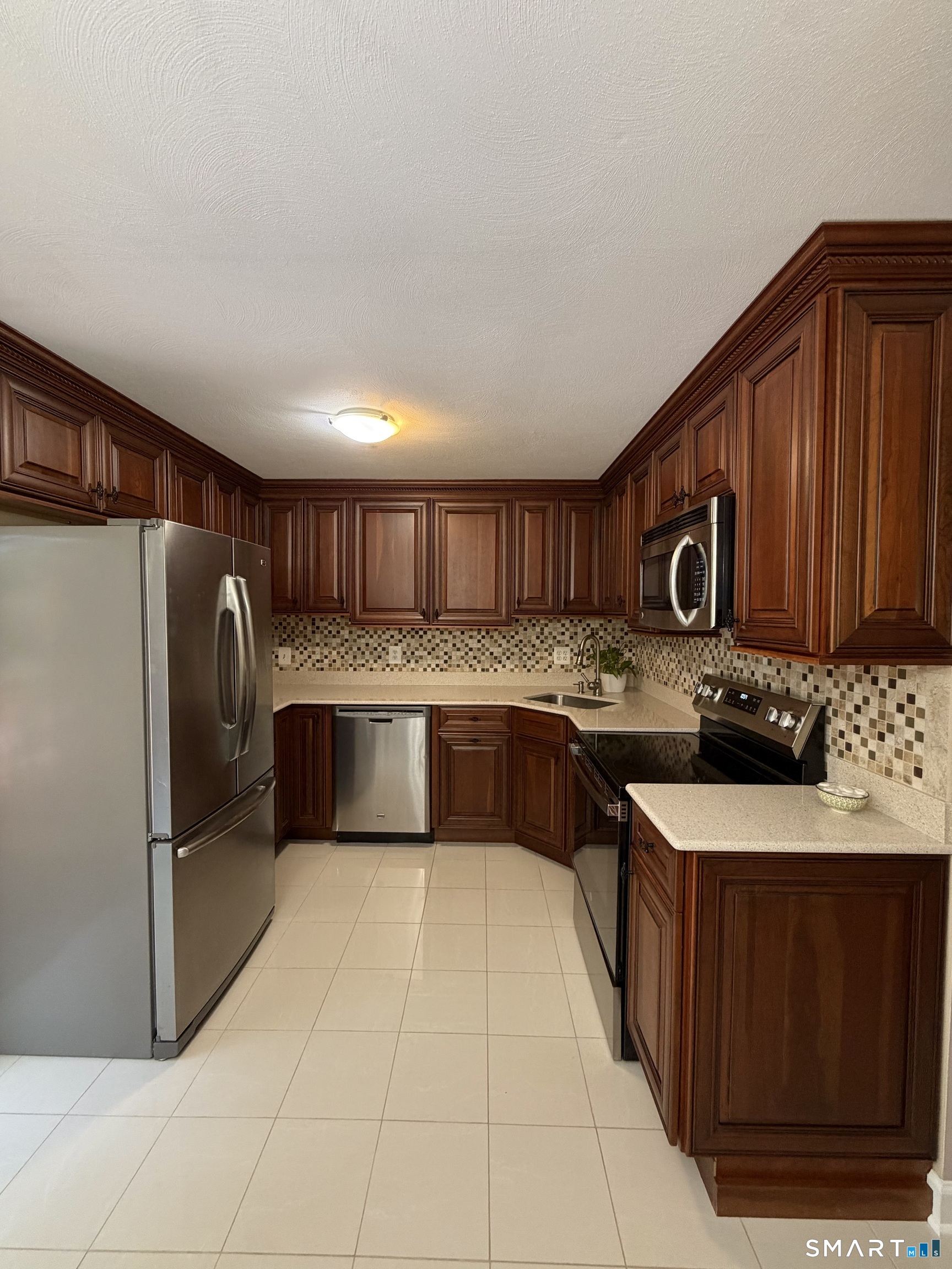 18 Woodcrest Drive Burlington CT 06013