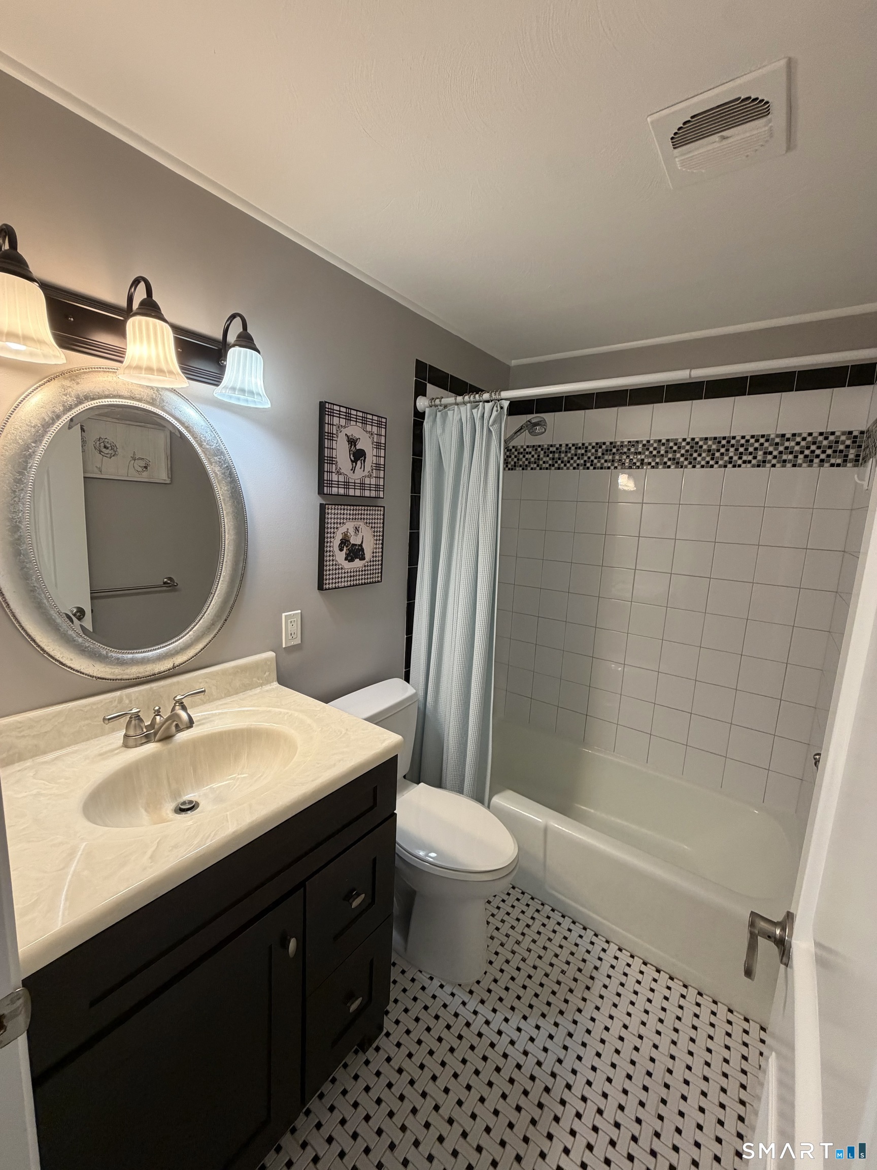 18 Woodcrest Drive Burlington CT 06013