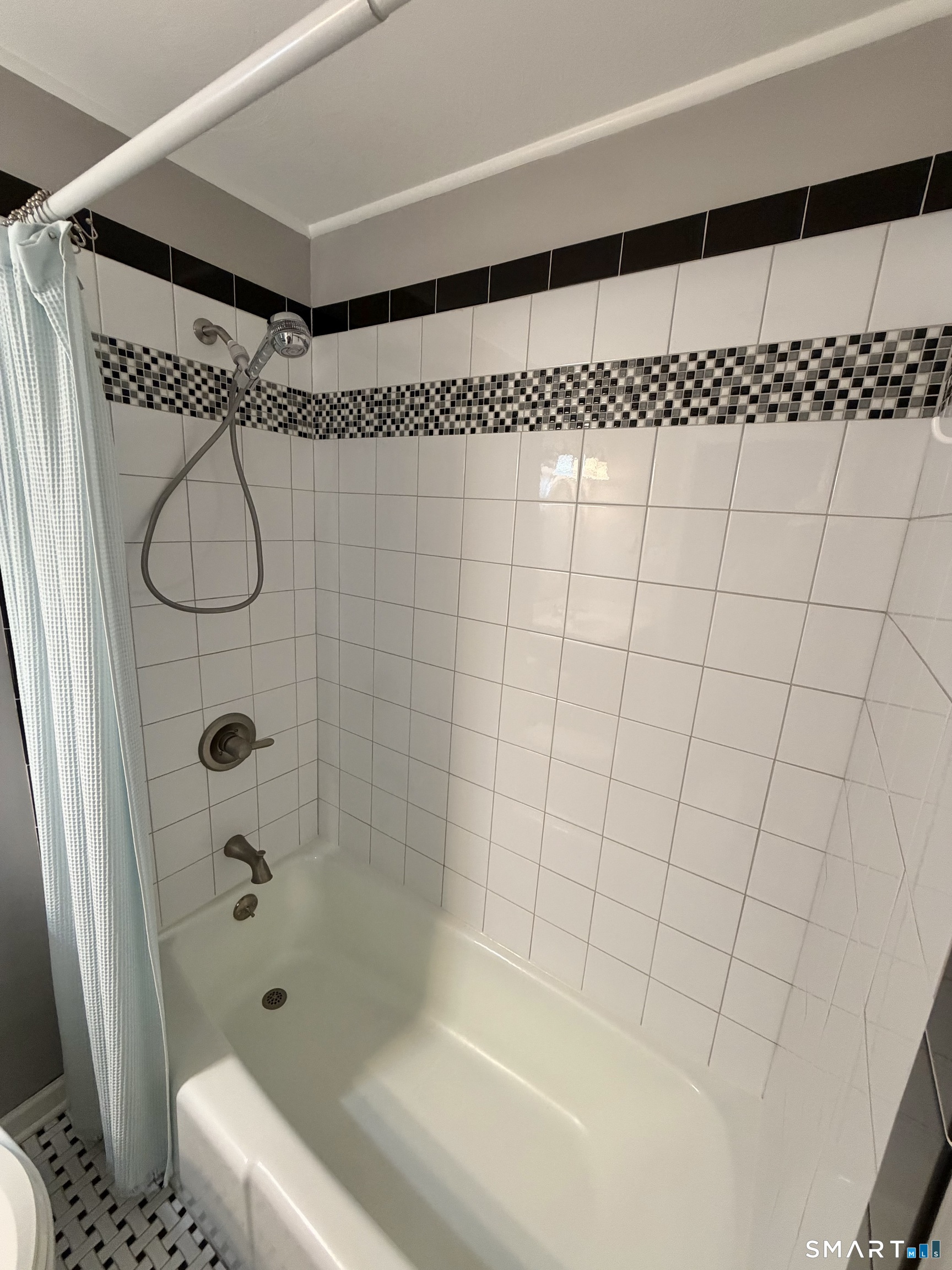 18 Woodcrest Drive Burlington CT 06013