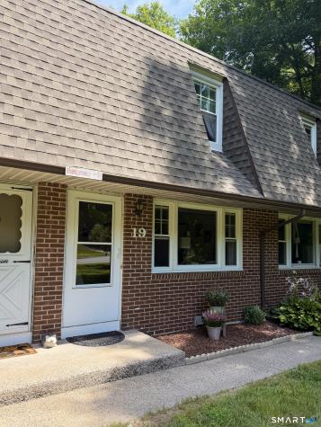 18 Woodcrest Drive Burlington CT 06013