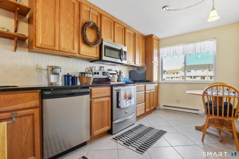 576 Shennecossett Road Groton CT 06340