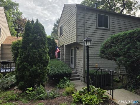17 Pine Needle Drive Stratford CT 06614