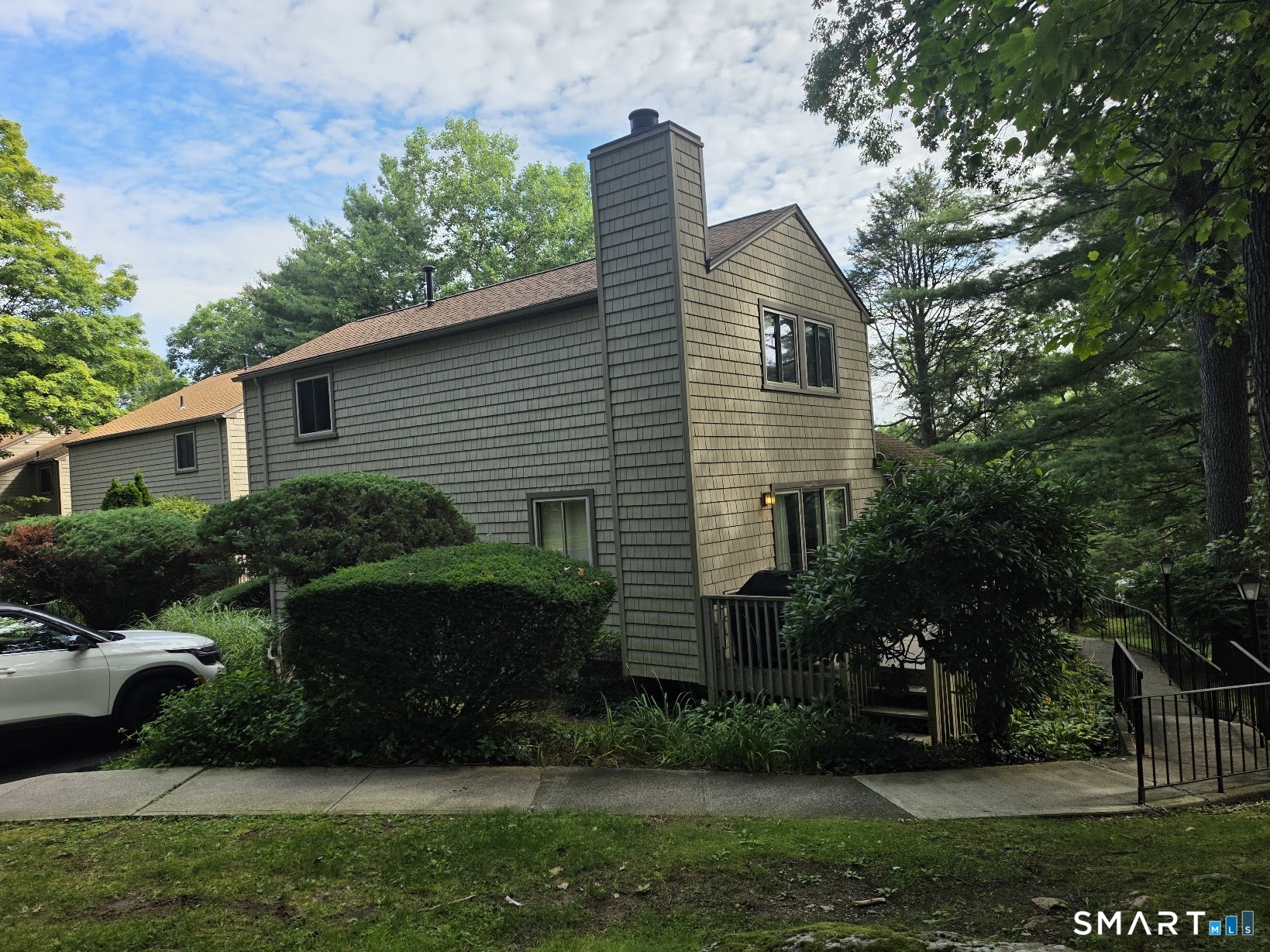 17 Pine Needle Drive Stratford CT 06614