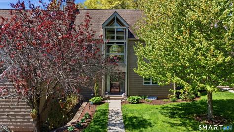 22 Timberwood Road West Hartford CT 06117