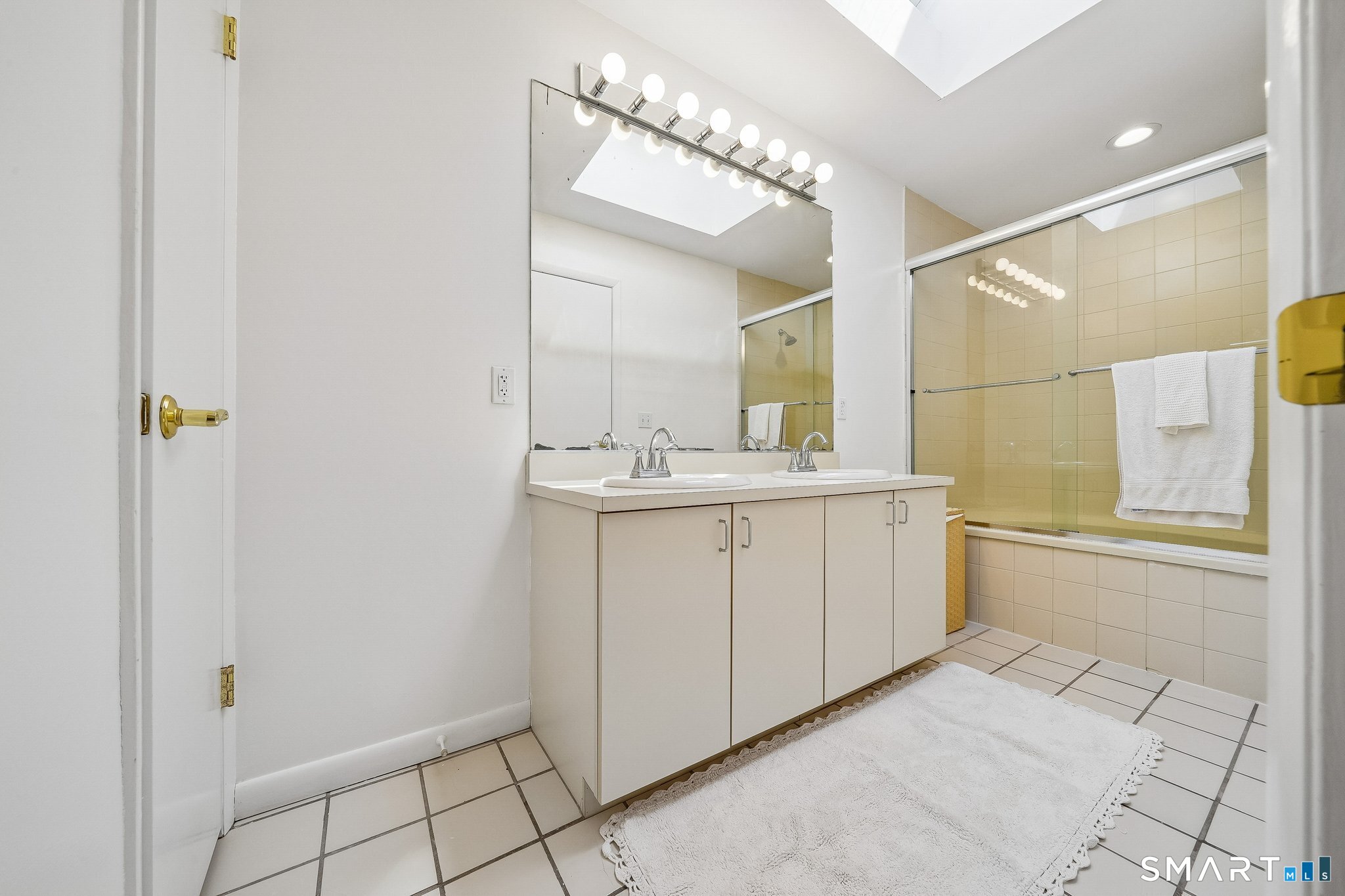 2289 Bedford Street Stamford CT 06905