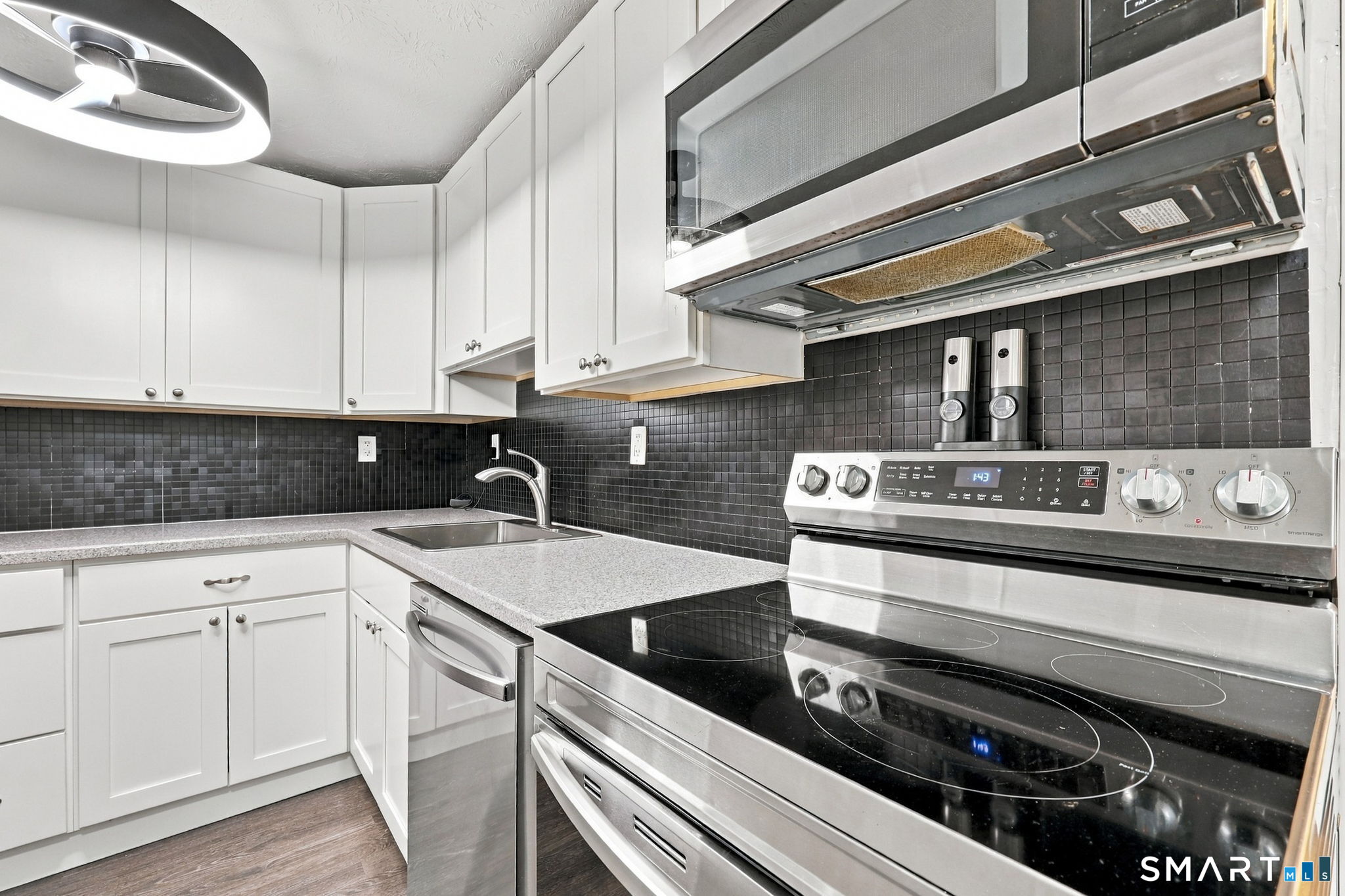 949 Pleasant Valley Road South Windsor CT 06074