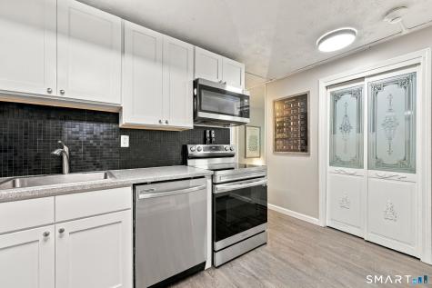 949 Pleasant Valley Road South Windsor CT 06074