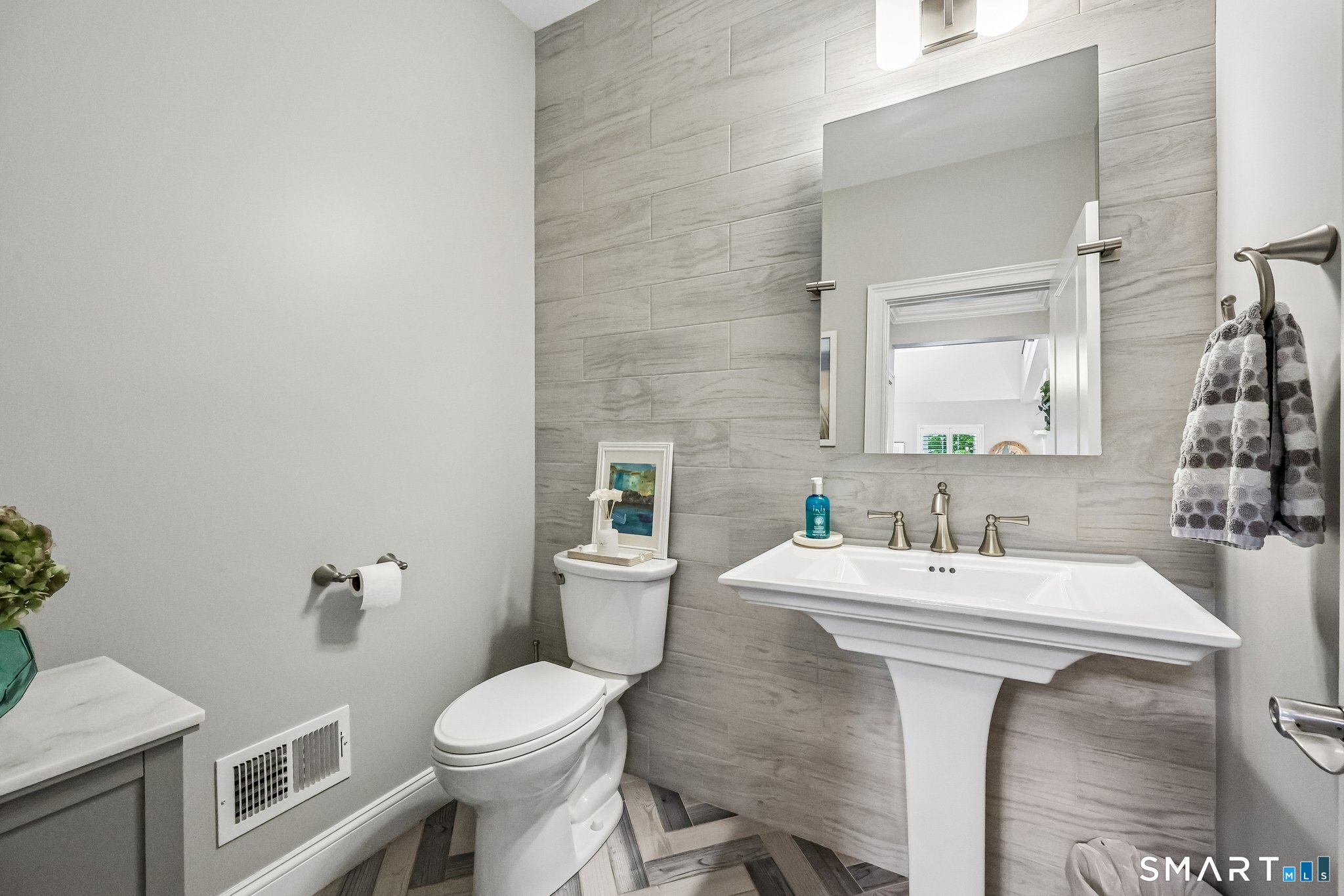 25 Sheffield Street Old Saybrook CT 06475