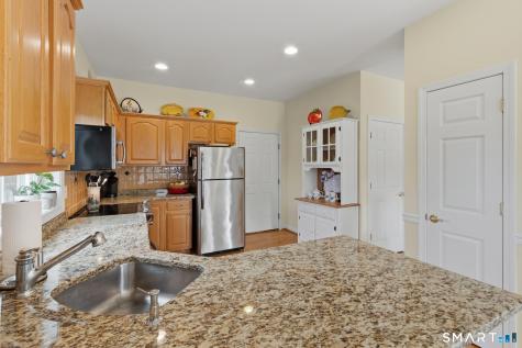 8 Old Barn Road East Windsor CT 06088