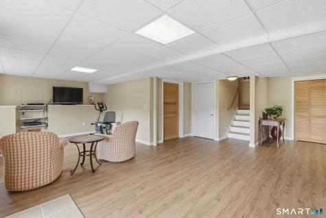 8 Old Barn Road East Windsor CT 06088