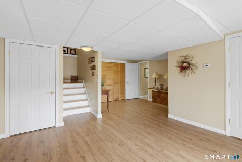 8 Old Barn Road East Windsor CT 06088