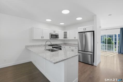 301 Harbour Close New Haven CT 06405