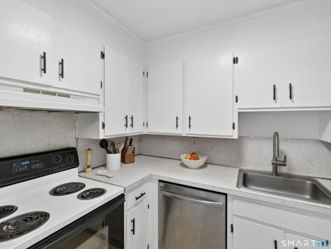 127 Black Point Road East Lyme CT 06357