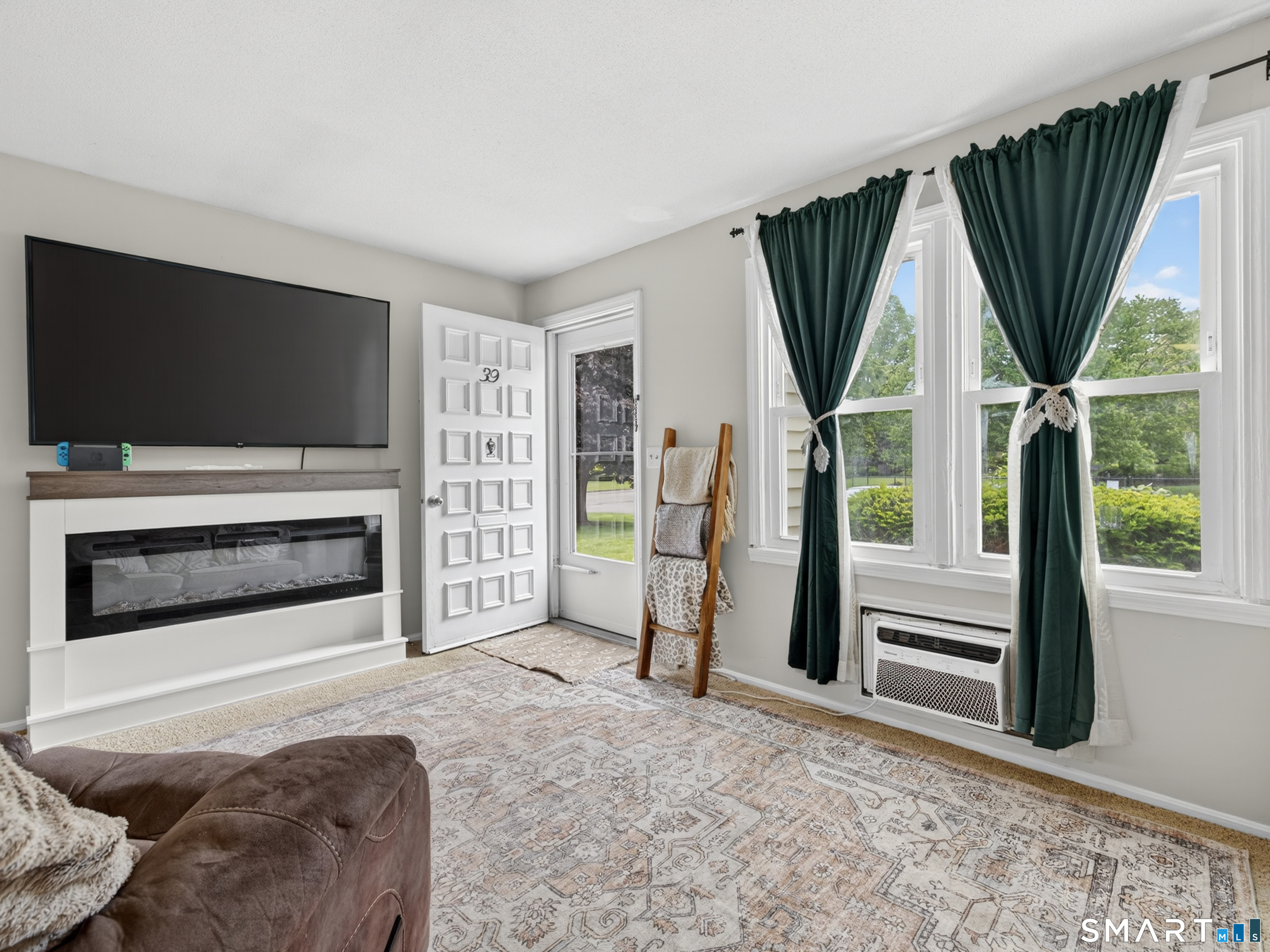 127 Black Point Road East Lyme CT 06357