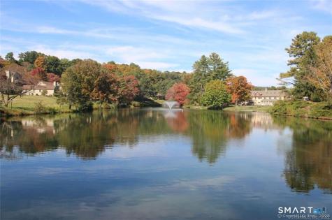 547 Heritage Village Southbury CT 06488
