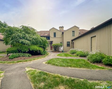 50 Far View Commons Southbury CT 06488