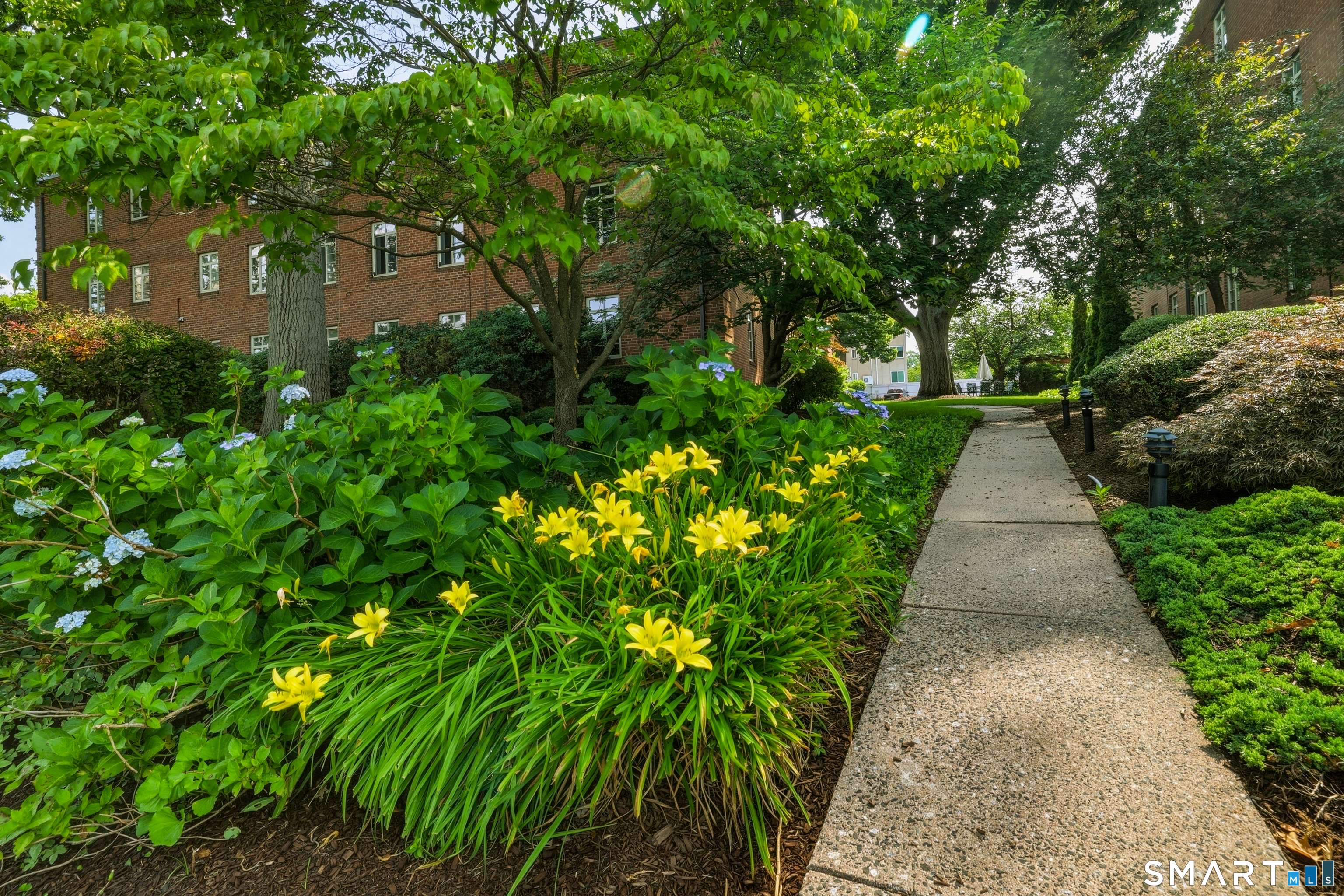 869 Farmington Avenue West Hartford CT 06119