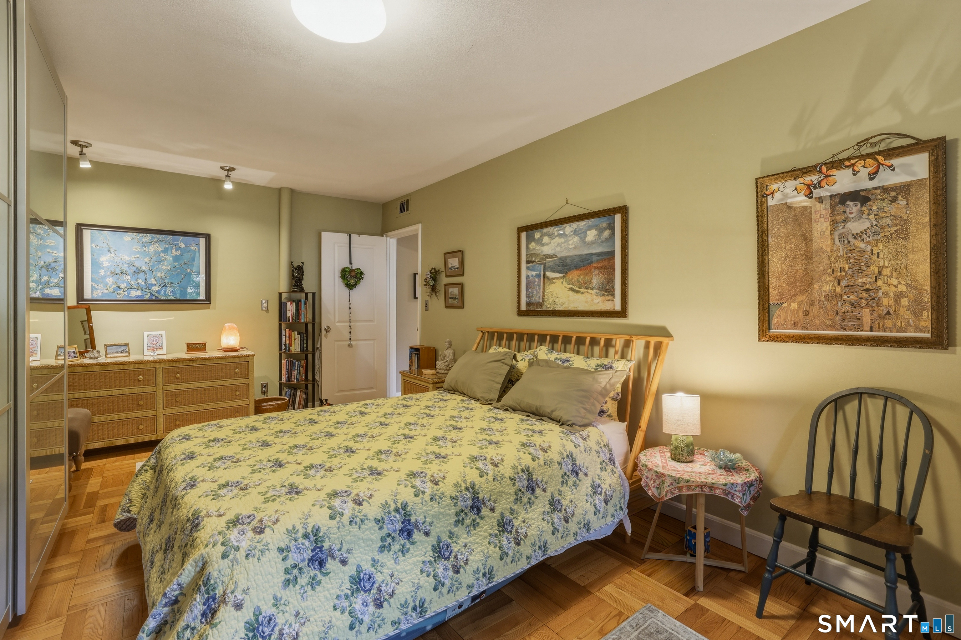 869 Farmington Avenue West Hartford CT 06119