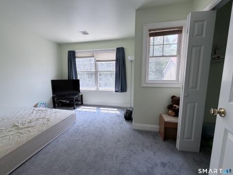 527 West Thames Street Norwich CT 06360