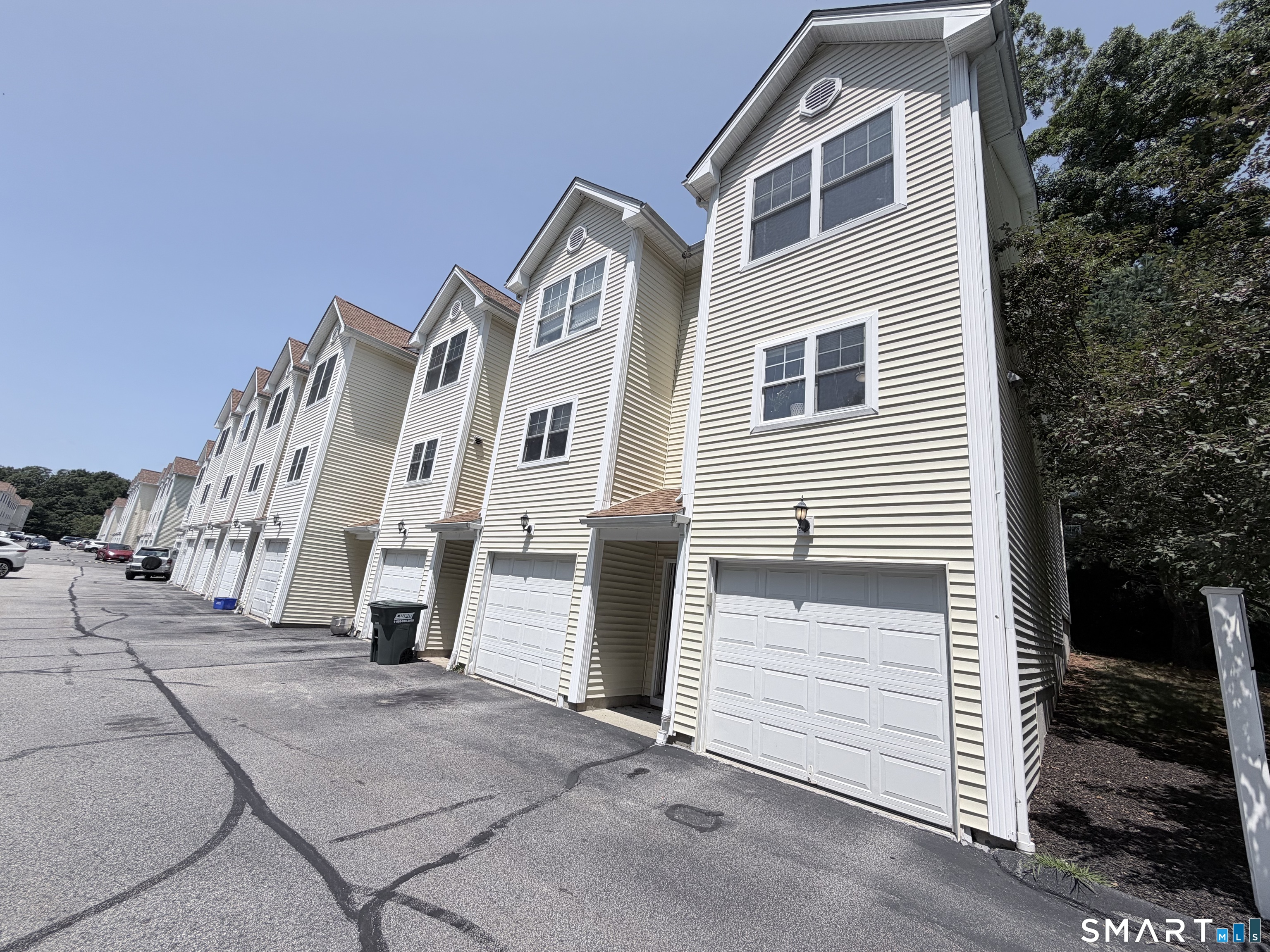 527 West Thames Street Norwich CT 06360