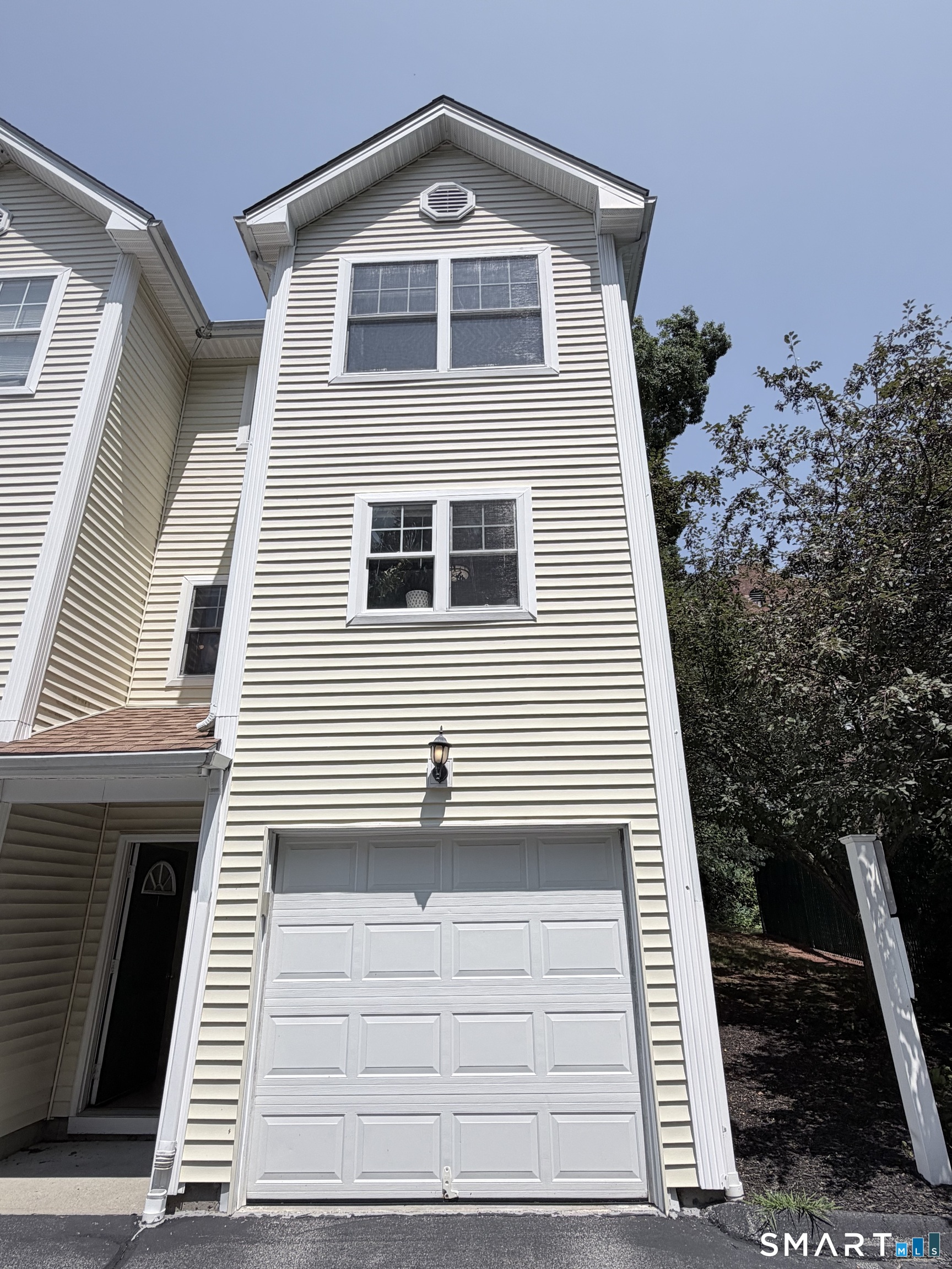 527 West Thames Street Norwich CT 06360