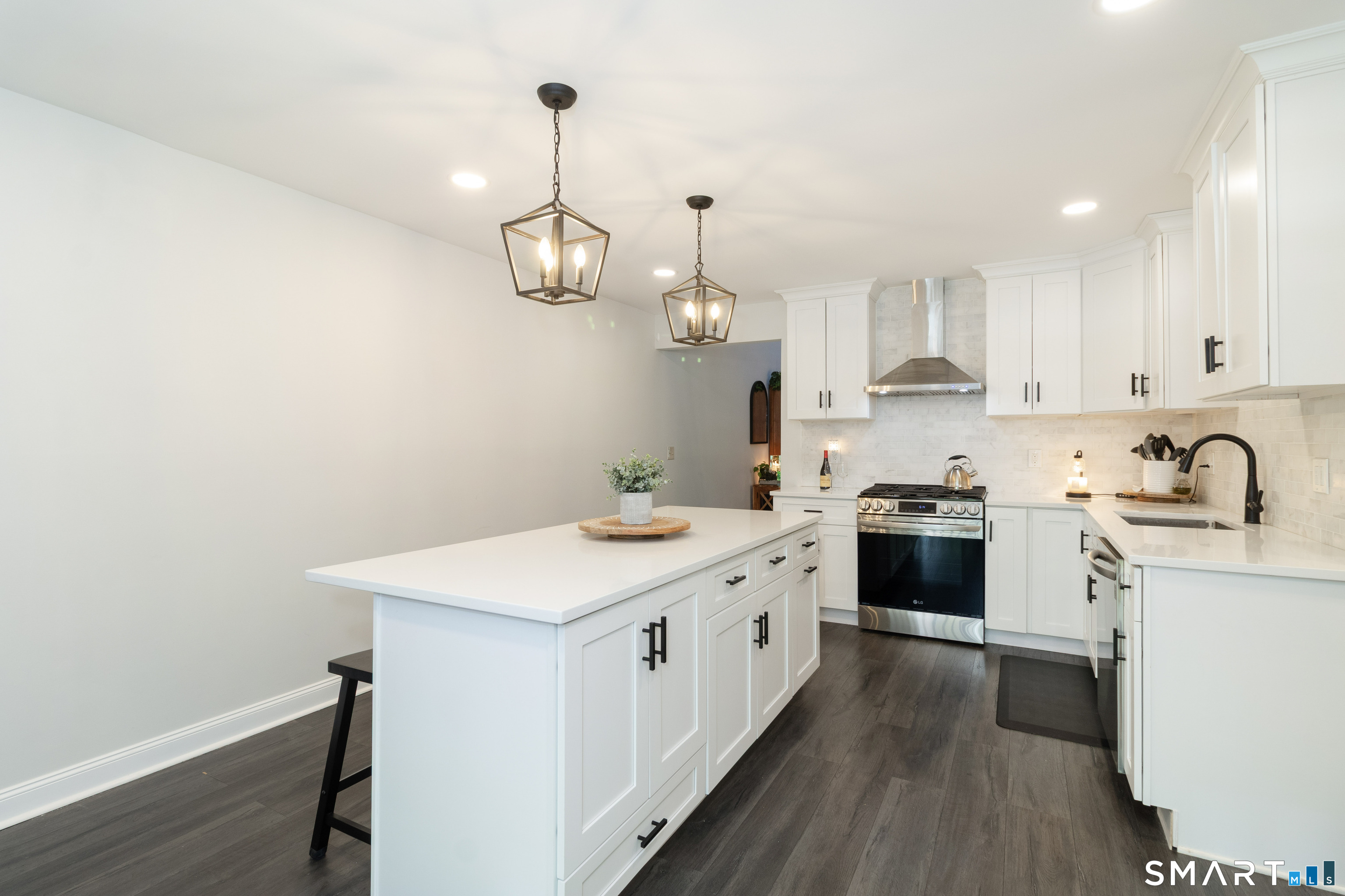 604 Plymouth Colony Branford CT 06405