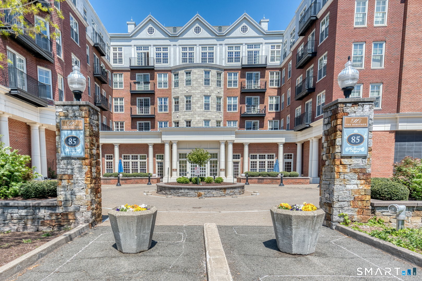 85 Memorial Road West Hartford CT 06107