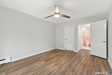 22 North Lake Drive Hamden CT 06517