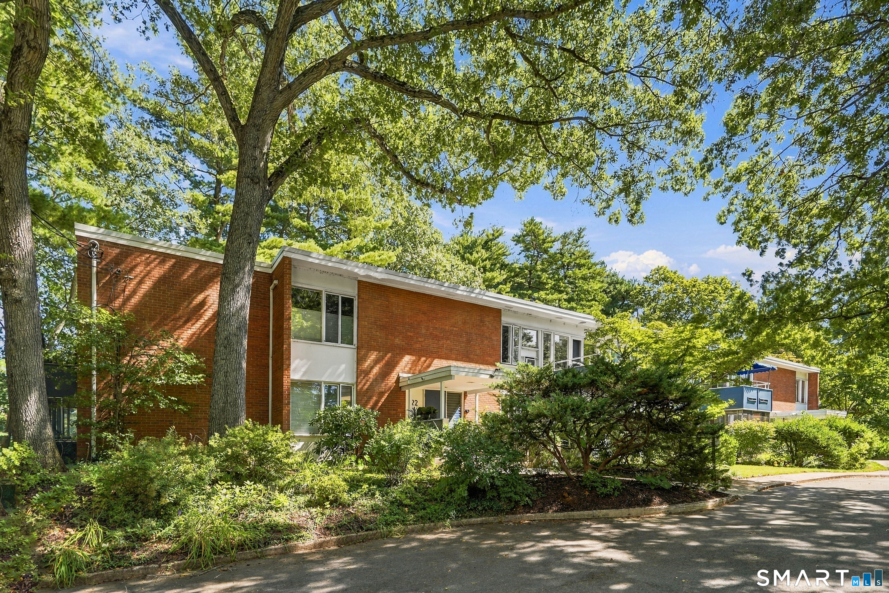22 North Lake Drive Hamden CT 06517