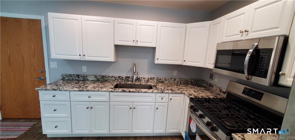 22 North Lake Drive Hamden CT 06517