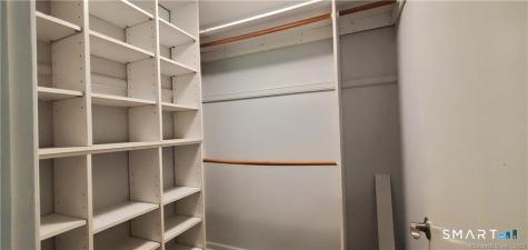 22 North Lake Drive Hamden CT 06517