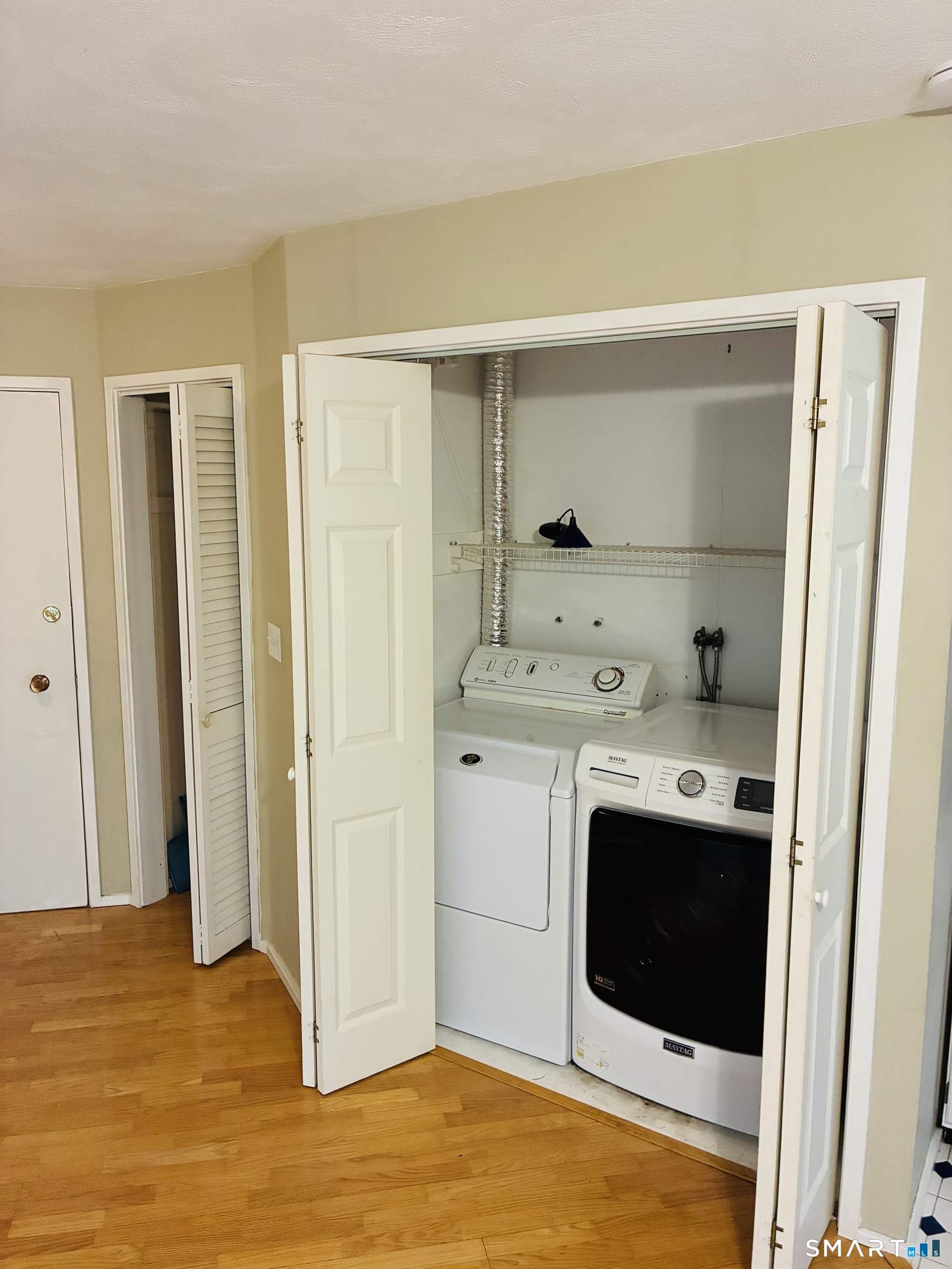 85 River Road Essex CT 06426