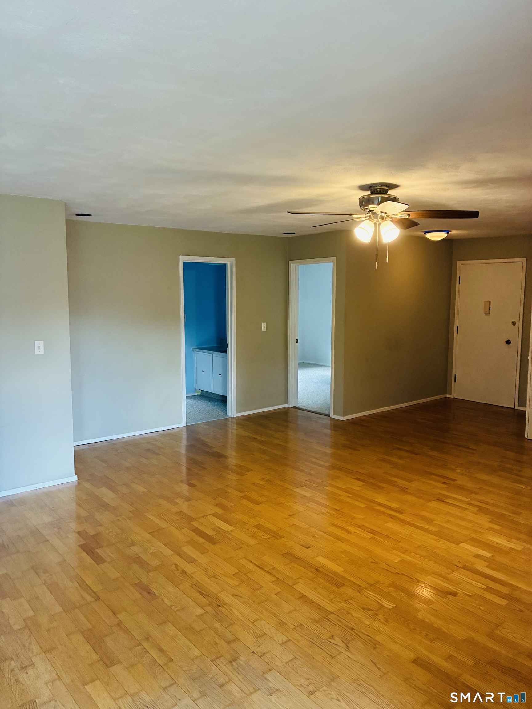 85 River Road Essex CT 06426