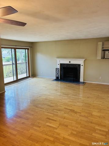 85 River Road Essex CT 06426