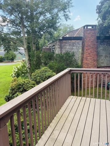 85 River Road Essex CT 06426