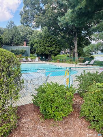 85 River Road Essex CT 06426