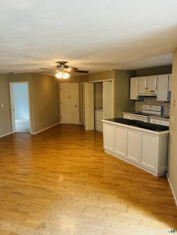 85 River Road Essex CT 06426
