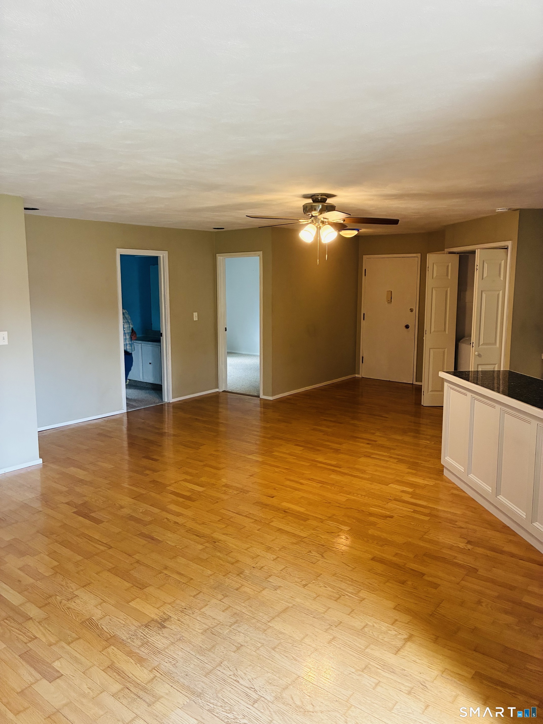 85 River Road Essex CT 06426
