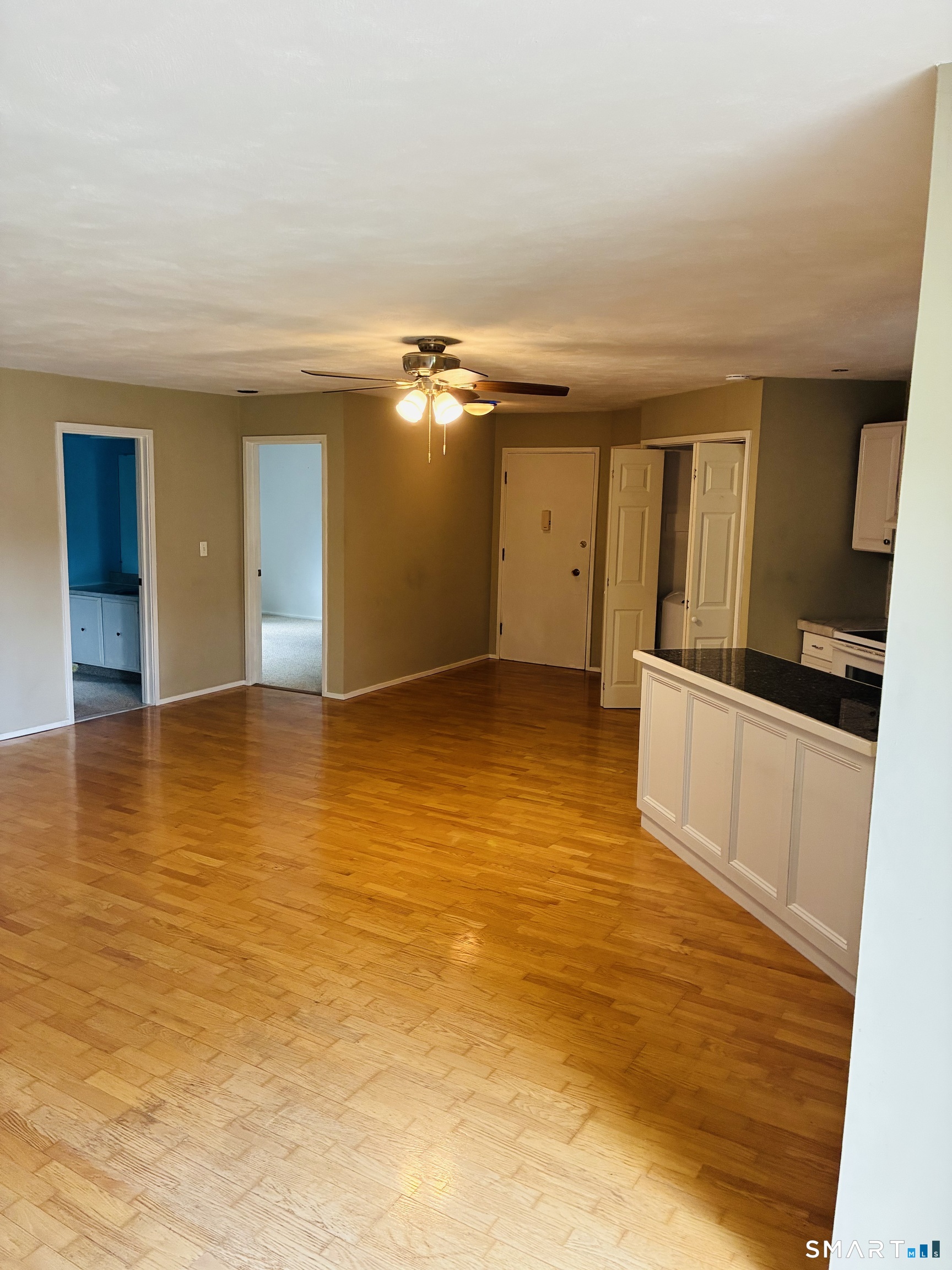 85 River Road Essex CT 06426