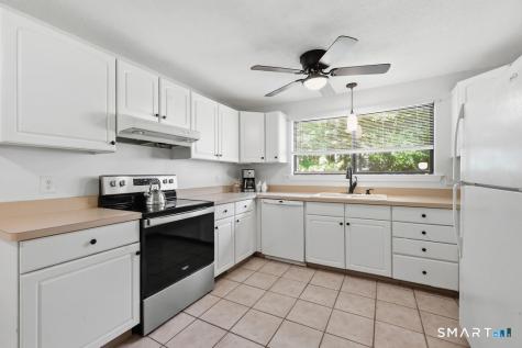 44 Conestoga Way Glastonbury CT 06033