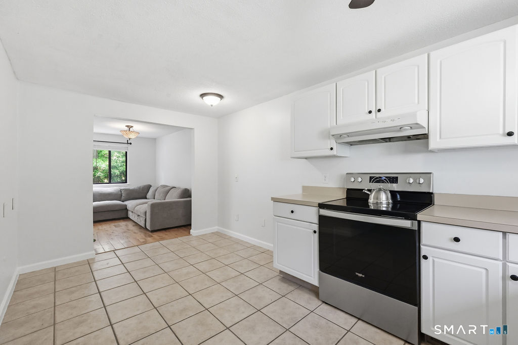 44 Conestoga Way Glastonbury CT 06033