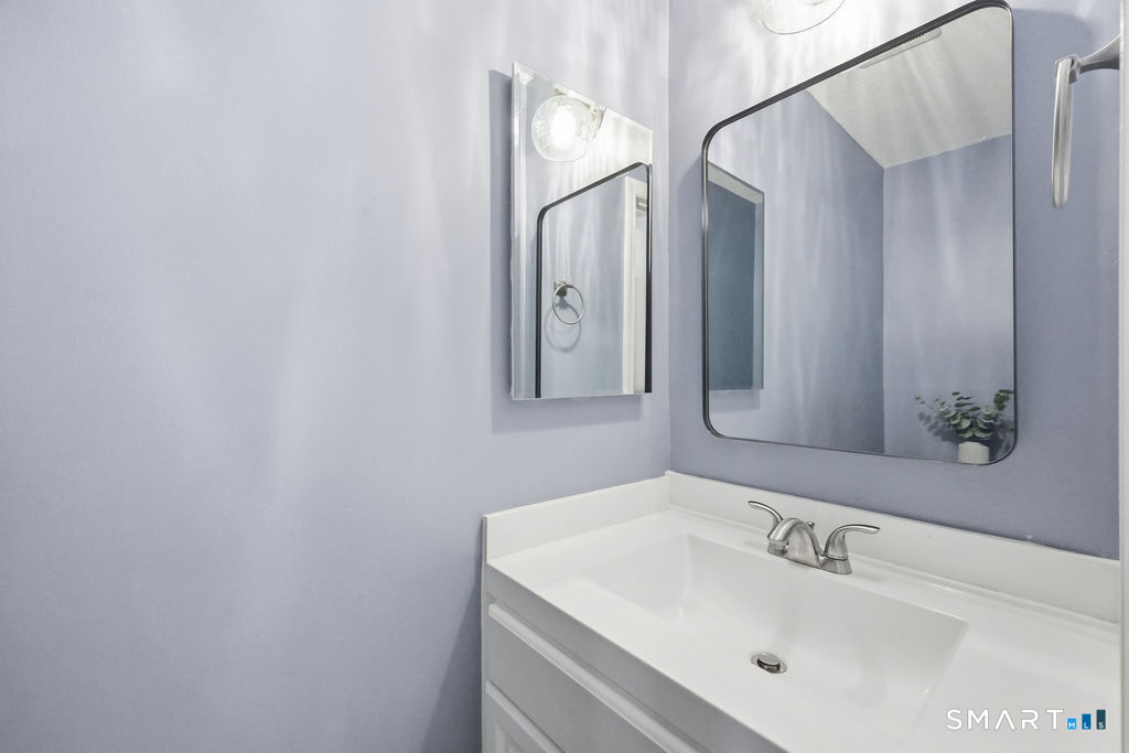 44 Conestoga Way Glastonbury CT 06033