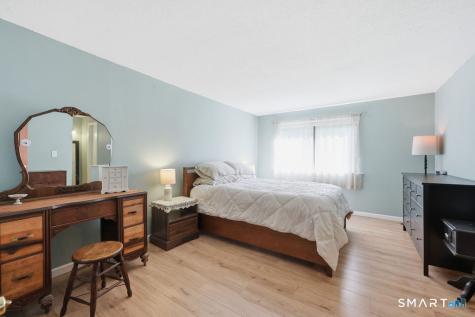 44 Conestoga Way Glastonbury CT 06033