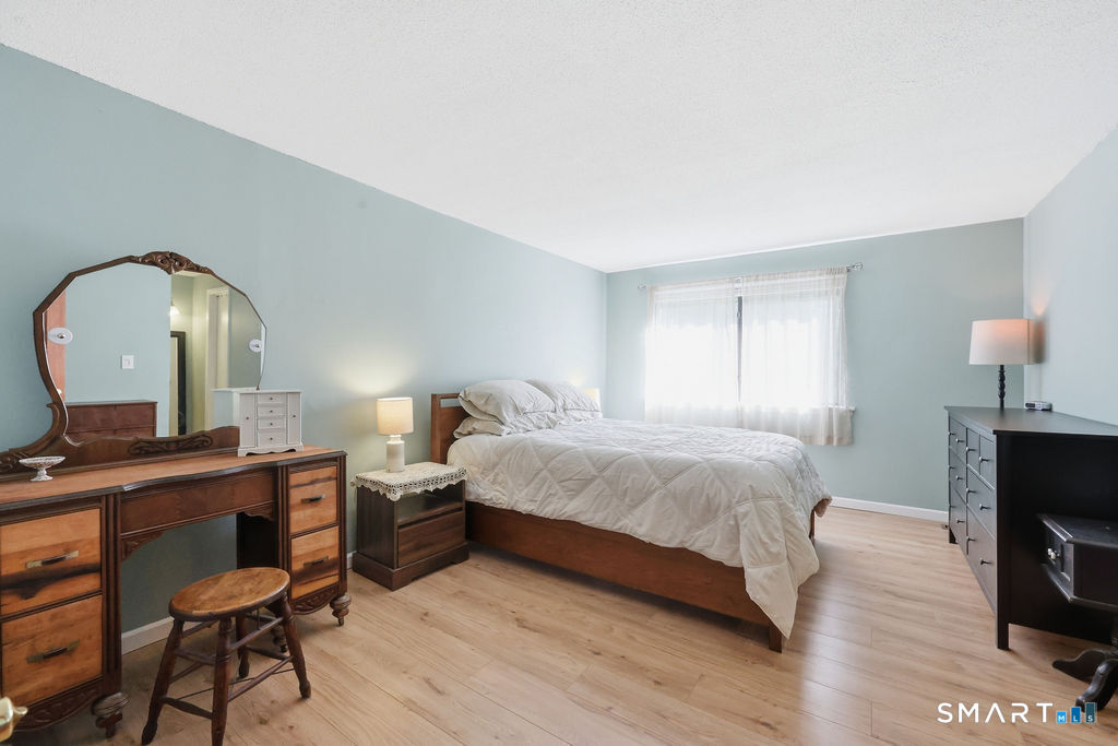 44 Conestoga Way Glastonbury CT 06033