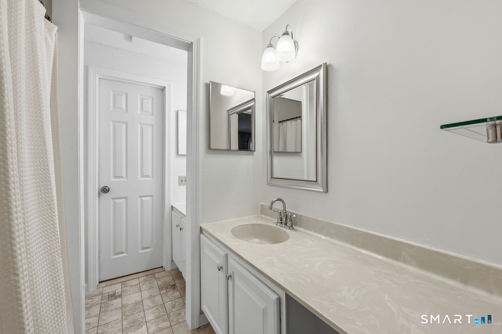 44 Conestoga Way Glastonbury CT 06033