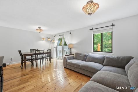 44 Conestoga Way Glastonbury CT 06033