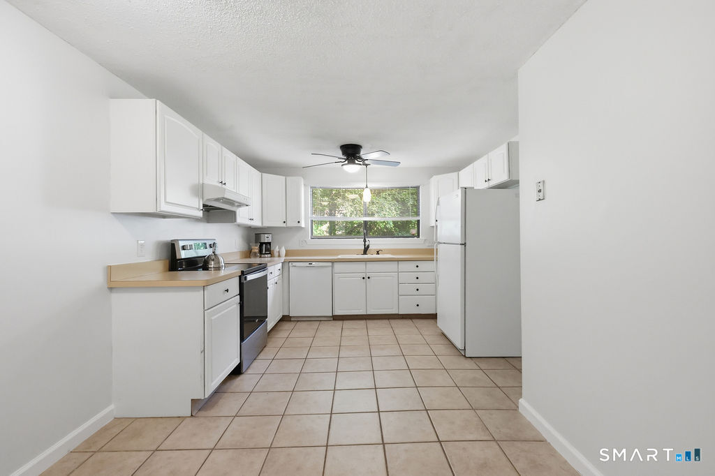 44 Conestoga Way Glastonbury CT 06033