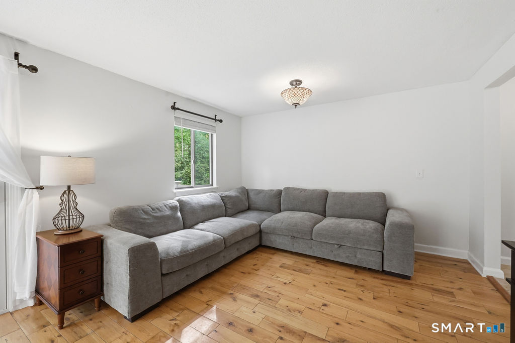 44 Conestoga Way Glastonbury CT 06033