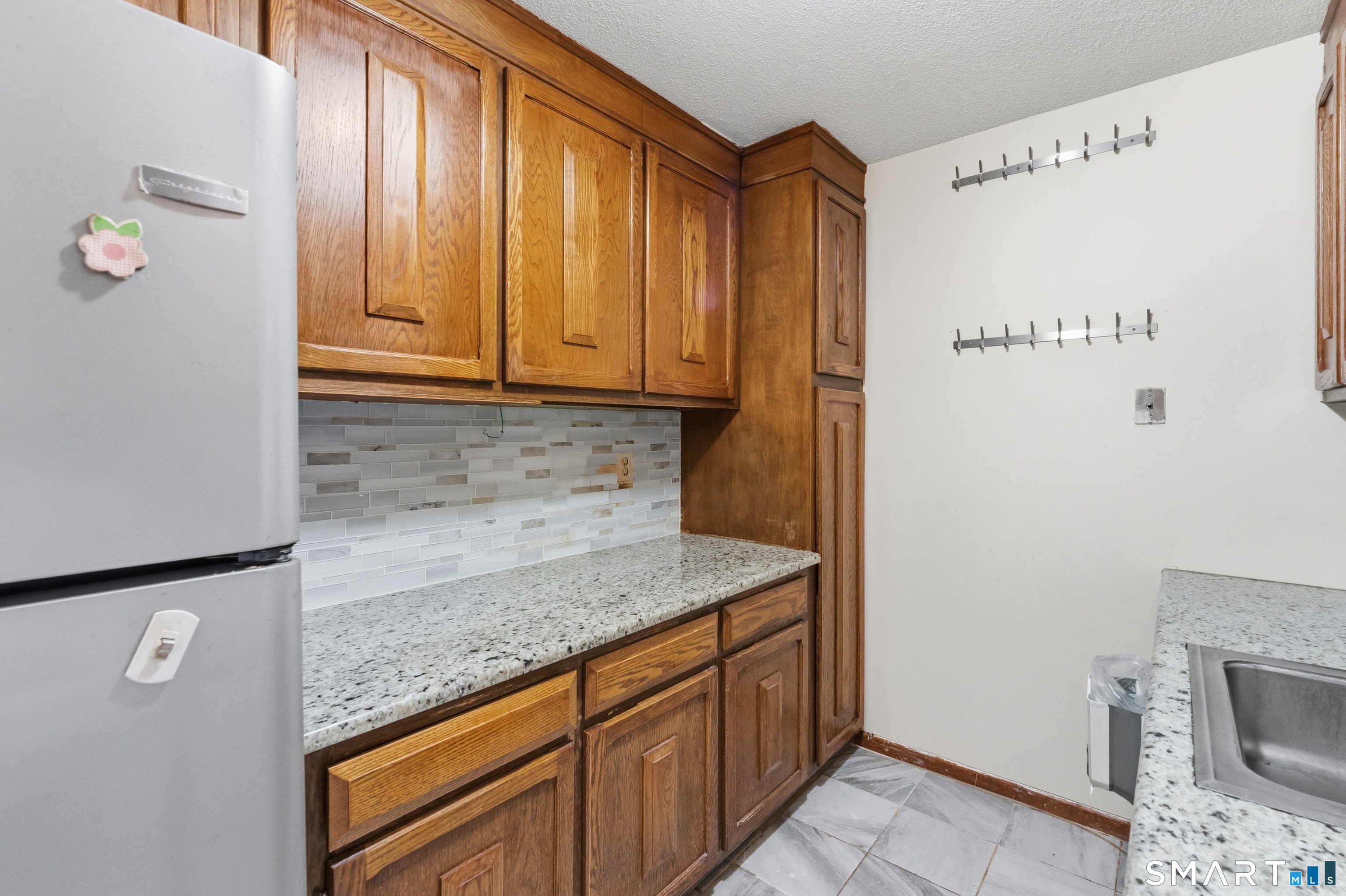 27 Thompson Road Manchester CT 06040