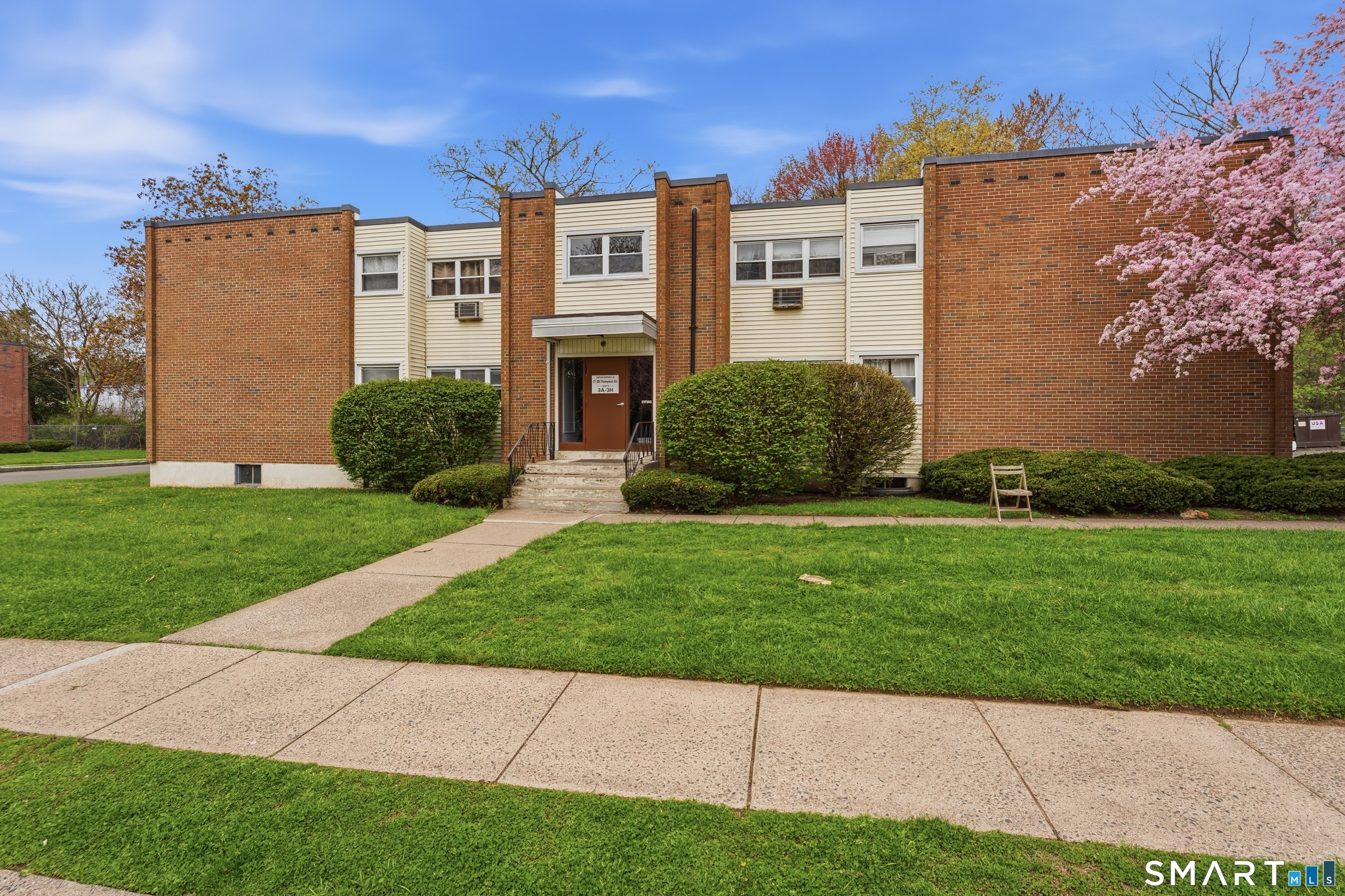 27 Thompson Road Manchester CT 06040